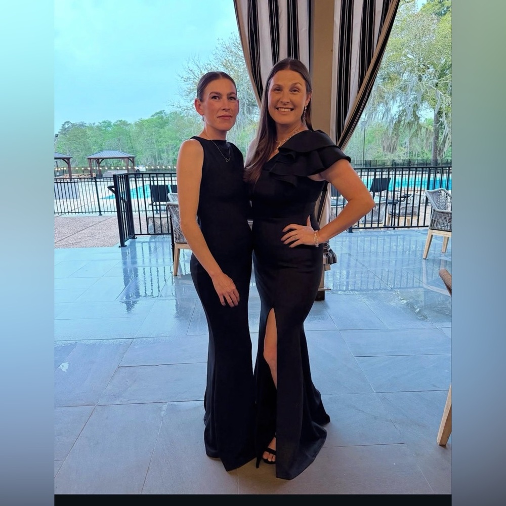 Black One Shoulder Evening Gown w/Decorative Sleeve Size M